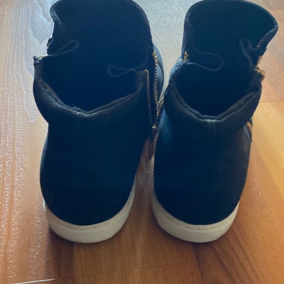 Kenneth Cole woman boots size 9. - Picture 2 of 4